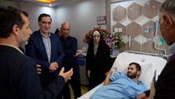 عیادت معاون رئیس جمهور و رئیس بنیاد شهید و امور ایثارگران از جانباز سرافراز «حسین محمدی»
